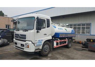 Ô tô phun nước rửa đường
